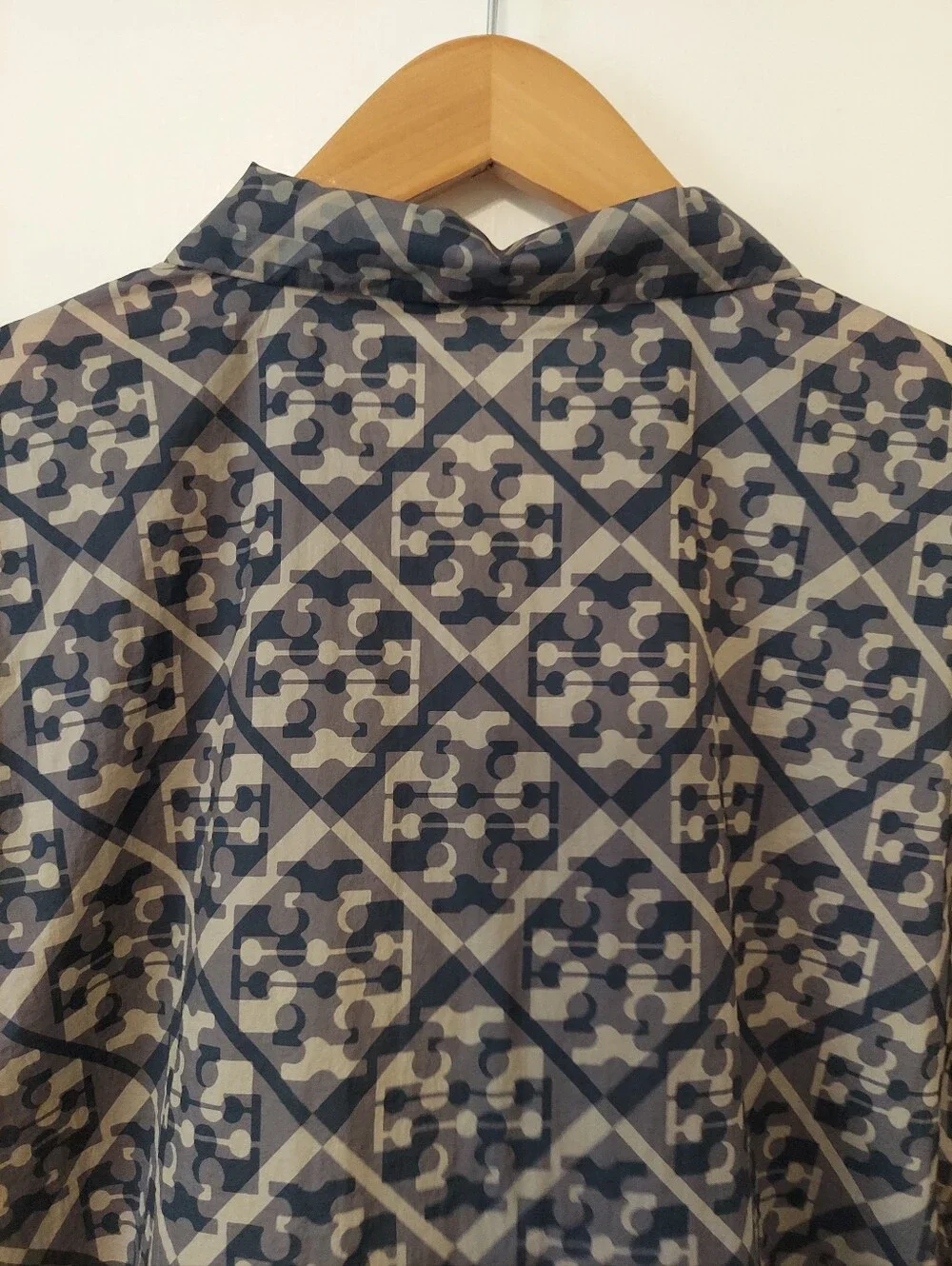 Tory Burch Prismatic T Monogram Nylon Zip Polo Top Gray Womens 10 Office